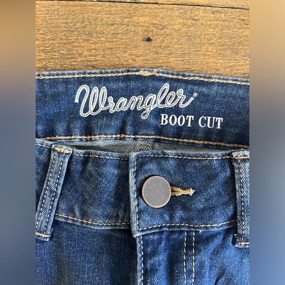 WRANGLER Women’s Boot Cut Jeans Western Mid Rise Stretch Blue Wash 28X32 - Picture 16 of 17